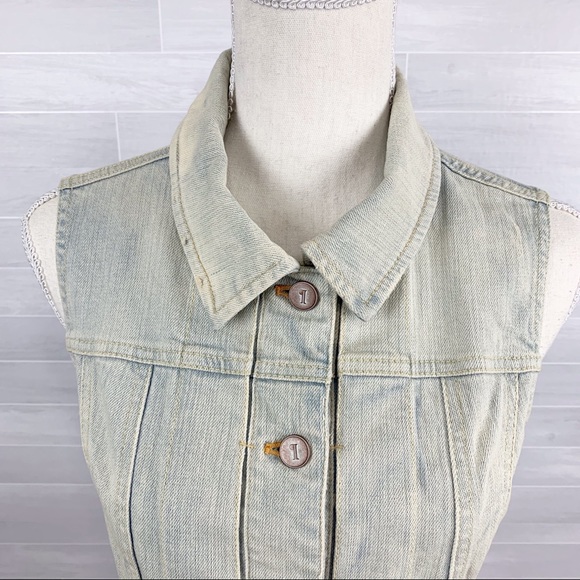 Anthro | Pilcro Distressed Sunwashed Denim Vest - Picture 5 of 15